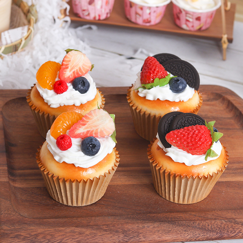 Fake Cupcake Fruit Cake Strawb - đánh giá và giá Wedding Cake Supply
